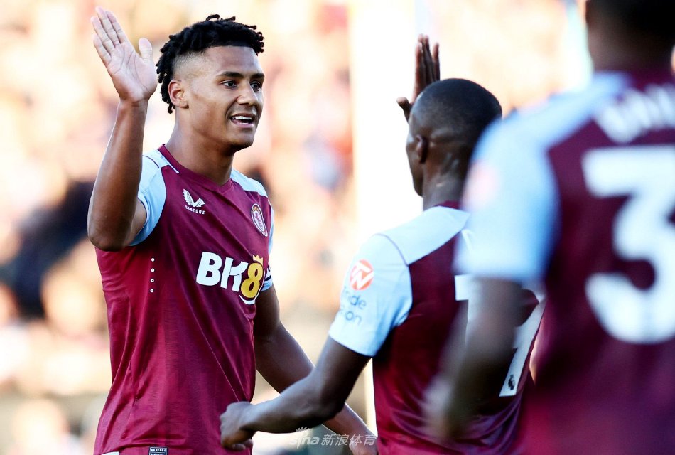 德甲赛场增 德甲赛场增